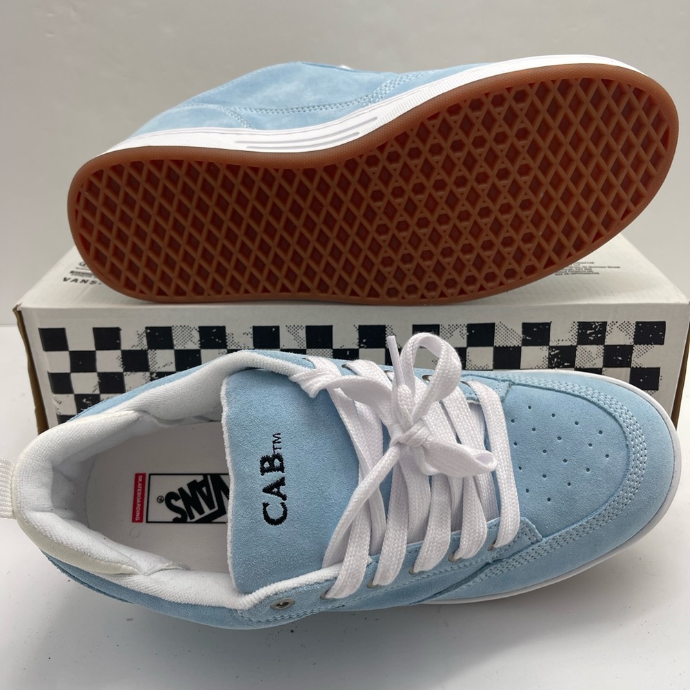 Vans Men’s Skate Cab 4
Baby Blue
VN000D3J689 Sneakers - Picture 5 of 16